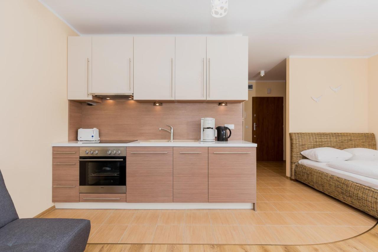 Center By Renters *